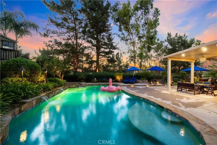 Gorgeous Salt Water Pool & Spa With Water Features