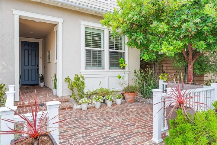 19442 Snowdon Lane, Huntington Beach, California 92646