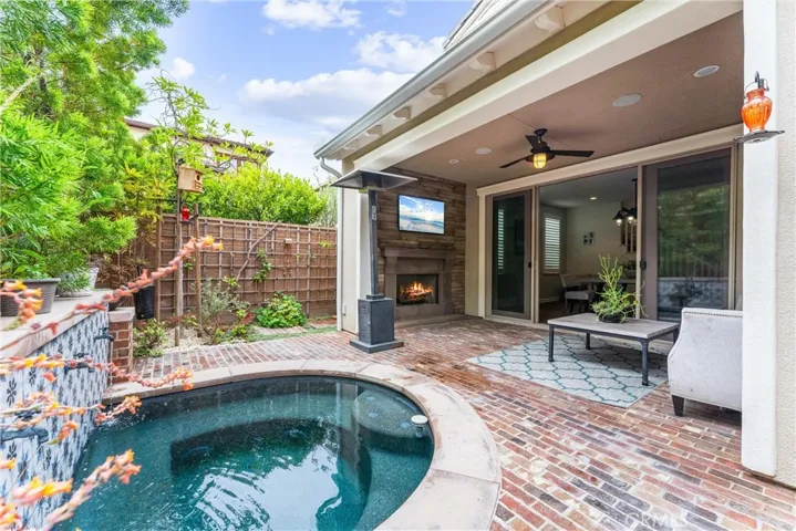 19442 Snowdon Lane, Huntington Beach, California 92646