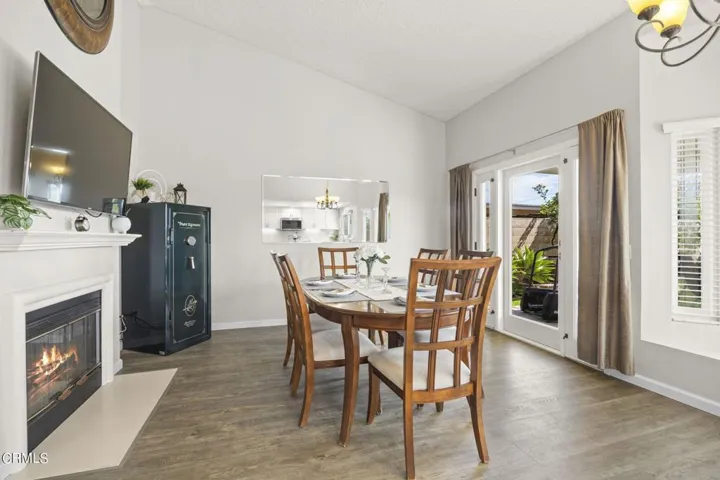 29-web-or-mls-Upmarketmedia_1635Dap-33