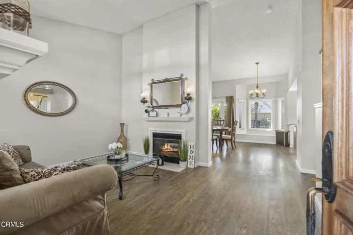 4-web-or-mls-Upmarketmedia_1635Dap-18