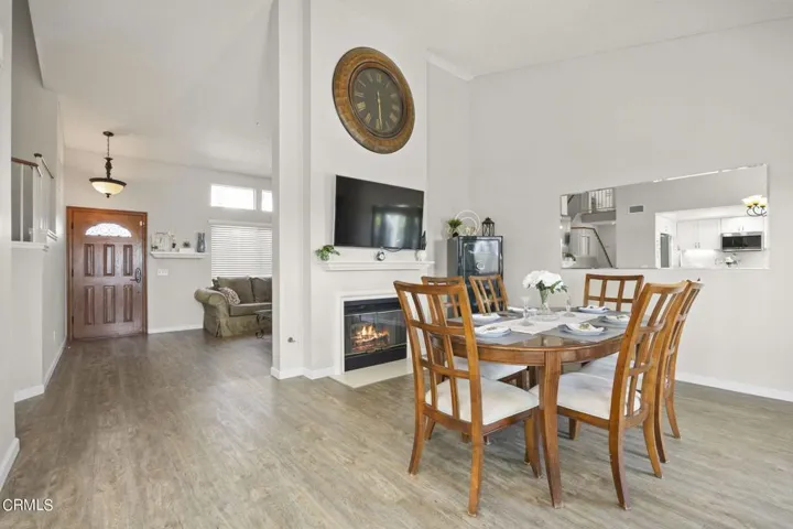 18-web-or-mls-Upmarketmedia_1635Dap-36