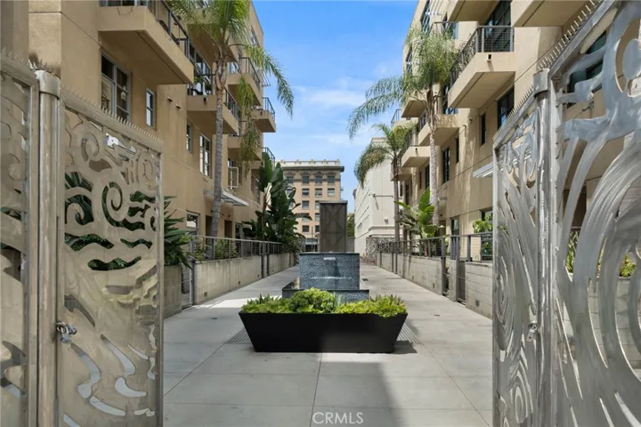 133 The N 404, Long Beach, California 90802