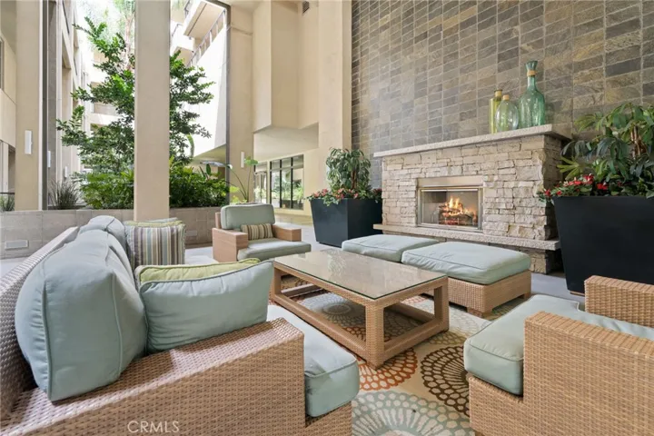 133 The N 404, Long Beach, California 90802