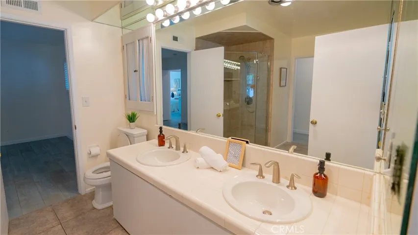 4669 Arriba Drive, Tarzana, California 91356