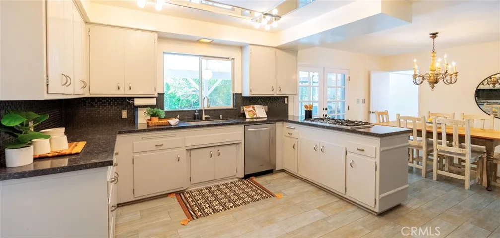 4669 Arriba Drive, Tarzana, California 91356