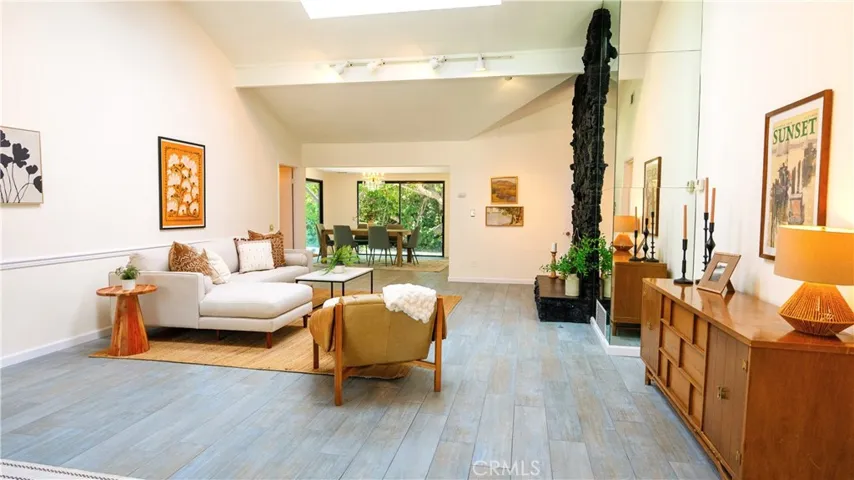 4669 Arriba Drive, Tarzana, California 91356