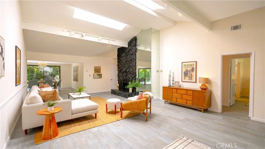 4669 Arriba Drive, Tarzana, California 91356