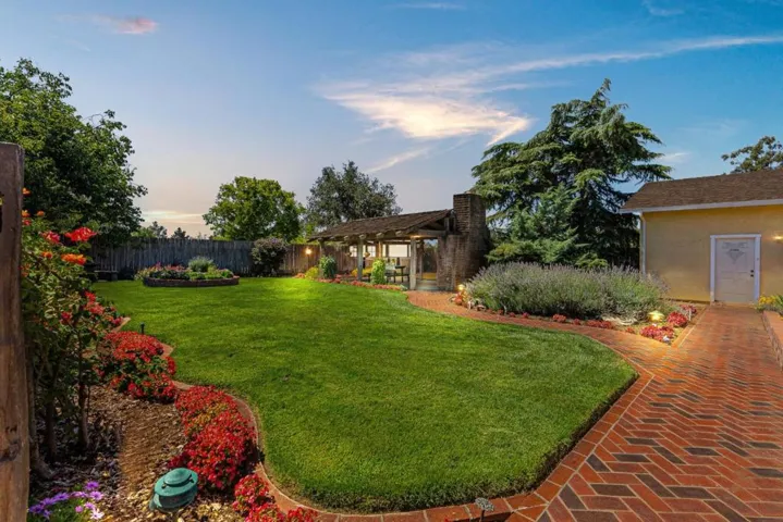 10595 Foothill Avenue, Gilroy, California 95020
