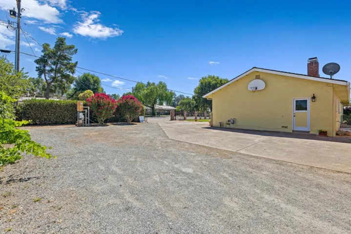 10595 Foothill Avenue, Gilroy, California 95020