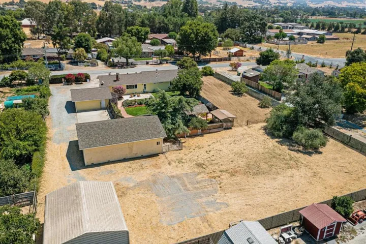 10595 Foothill Avenue, Gilroy, California 95020