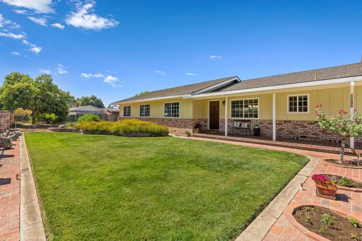10595 Foothill Avenue, Gilroy, California 95020