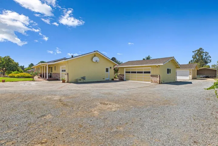 10595 Foothill Avenue, Gilroy, California 95020