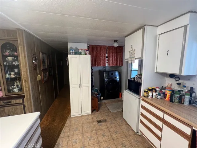 302 Castle Lane, Santa Ana, California 92704