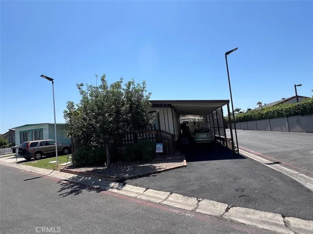 302 Castle Lane, Santa Ana, California 92704