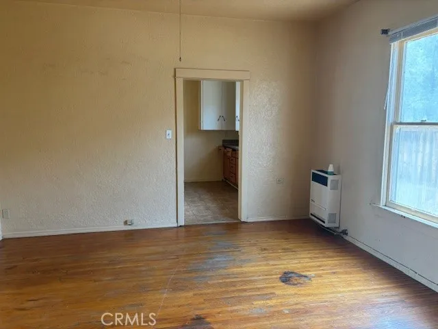 115 N Victoria Avenue, Corona, California 92879 home-pic-4