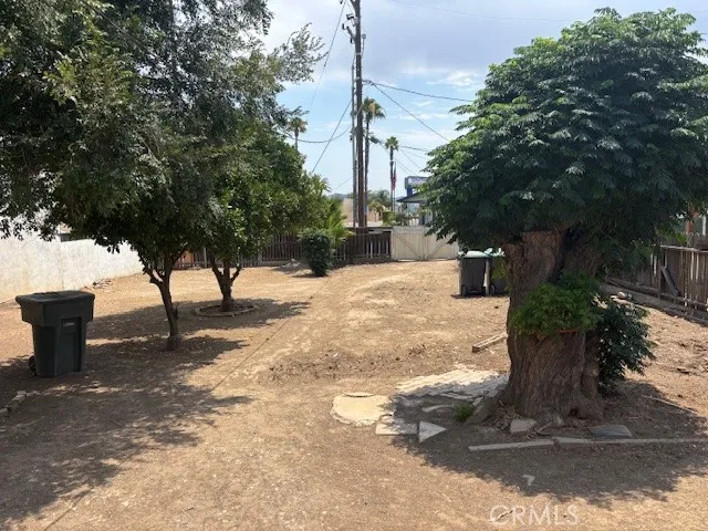 115 N Victoria Avenue, Corona, California 92879 home-pic-11