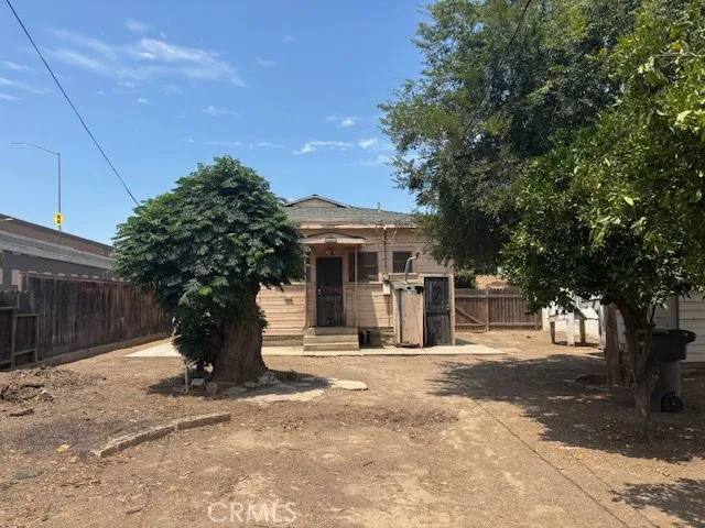 115 N Victoria Avenue, Corona, California 92879 home-pic-12