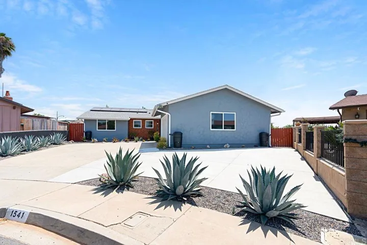 1541 Magnolia Place, Escondido, California 92027