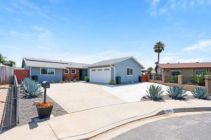 1541 Magnolia Place, Escondido, California 92027