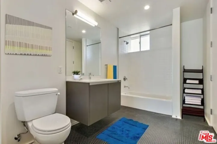 1038 S Mariposa Avenue 203, Los Angeles, California 90006