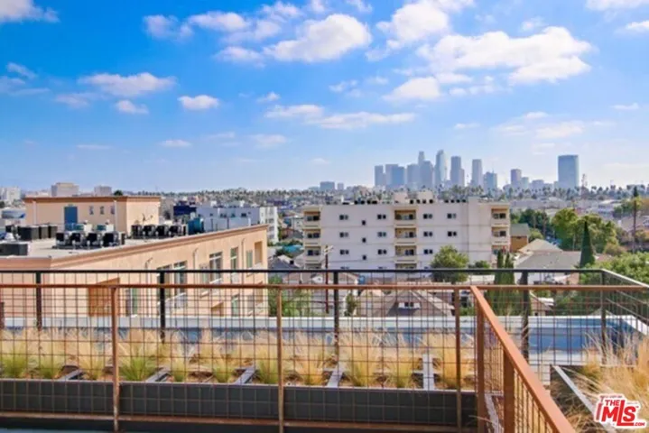 1038 S Mariposa Avenue 203, Los Angeles, California 90006