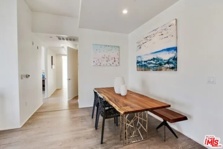 1038 S Mariposa Avenue 203, Los Angeles, California 90006