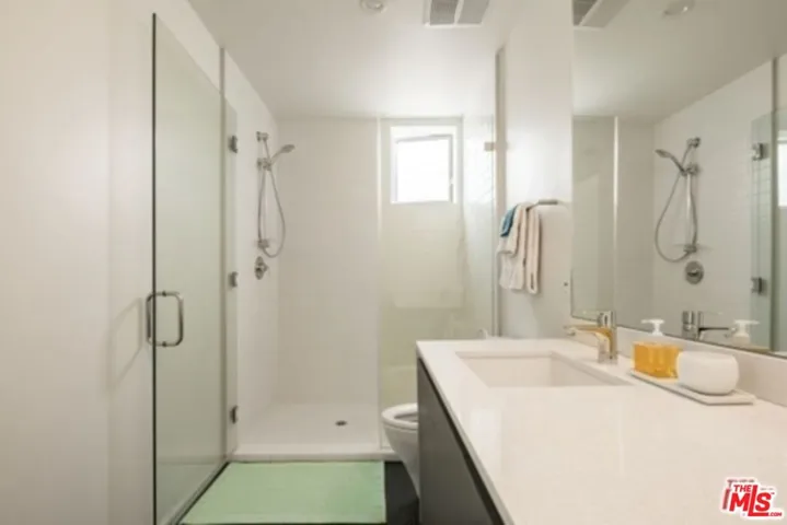 1038 S Mariposa Avenue 203, Los Angeles, California 90006