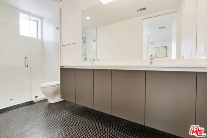 1038 S Mariposa Avenue 203, Los Angeles, California 90006