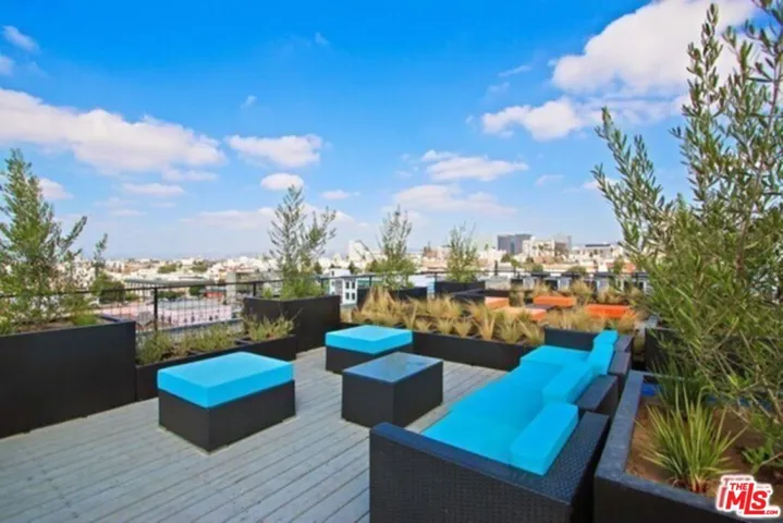 1038 S Mariposa Avenue 203, Los Angeles, California 90006