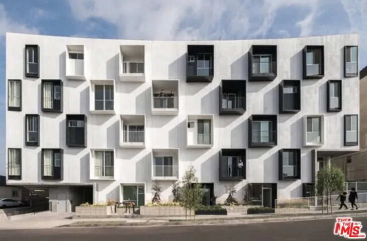 1038 S Mariposa Avenue 203, Los Angeles, California 90006