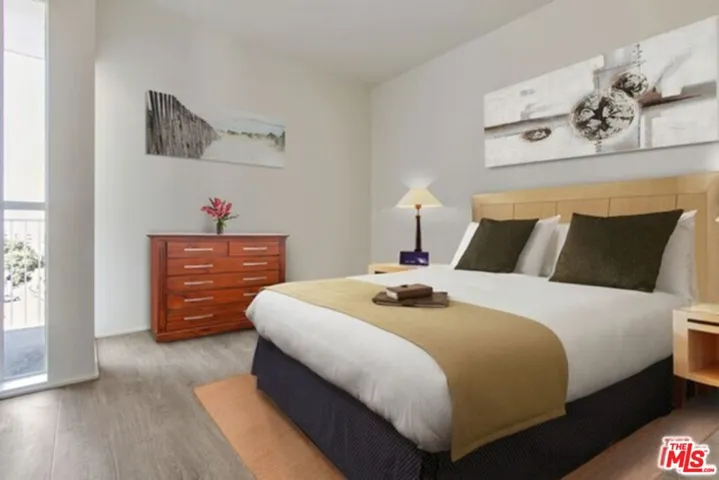 1038 S Mariposa Avenue 203, Los Angeles, California 90006