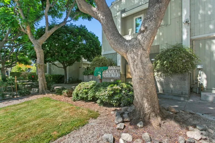 137 N Oak Knoll Avenue 9, Pasadena, California 91101