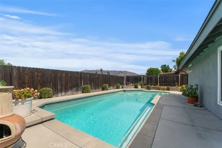 Custom Pool