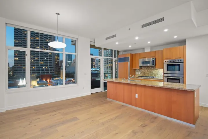 550 Front St 705, San Diego, California 92101