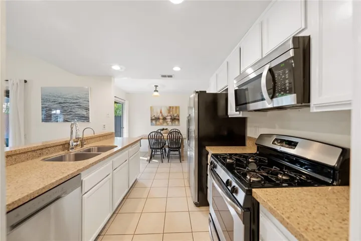 42811 N Star Court, Temecula, California 92592
