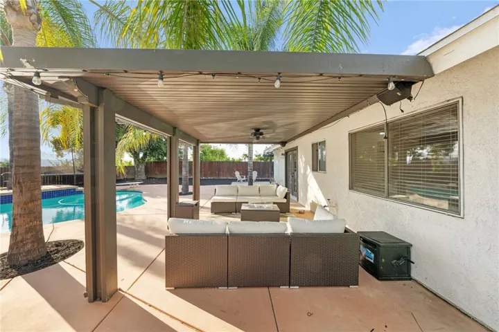 42811 N Star Court, Temecula, California 92592