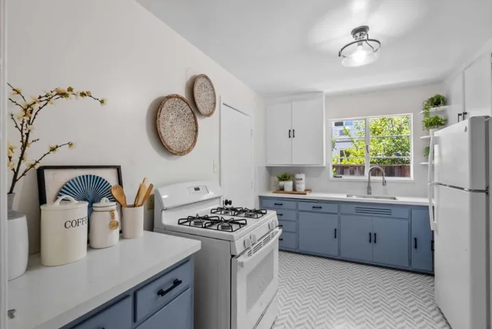 1023 Embarcadero Road, Palo Alto, California 94303