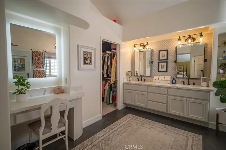 Built-in vanity
