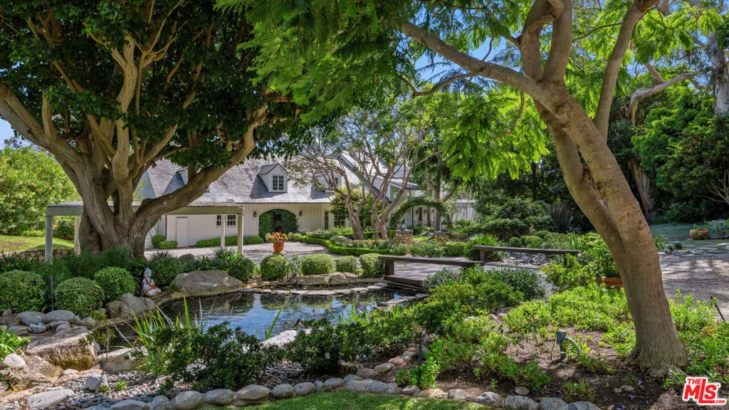 6825 Zumirez Drive, Malibu, California 90265, 7 Bedrooms Bedrooms, ,6 BathroomsBathrooms,Residential,For Sale,Zumirez,24416985