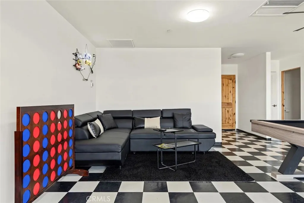 7030 Mile Square Road, Joshua Tree, California 92252 home-pic-38