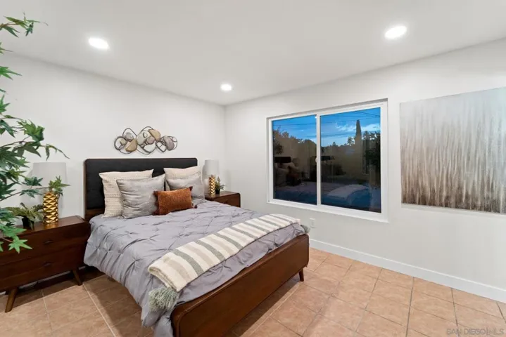 13121 Ridgedale Dr., Poway, California 92064