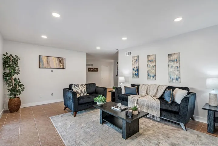 13121 Ridgedale Dr., Poway, California 92064