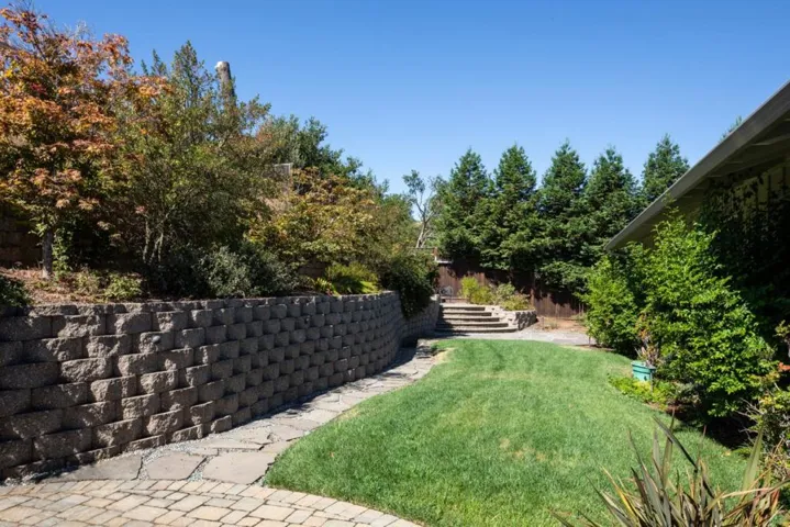 7075 Royal Ridge Drive, San Jose, California 95120