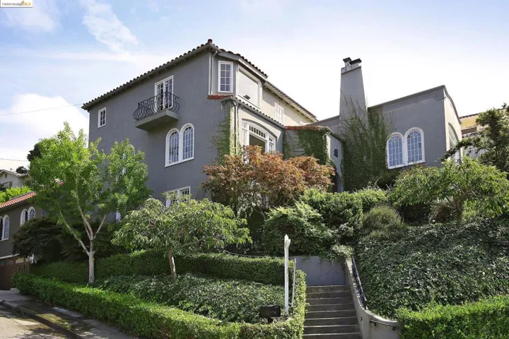 12 Sharon Ave., Piedmont, California 94611