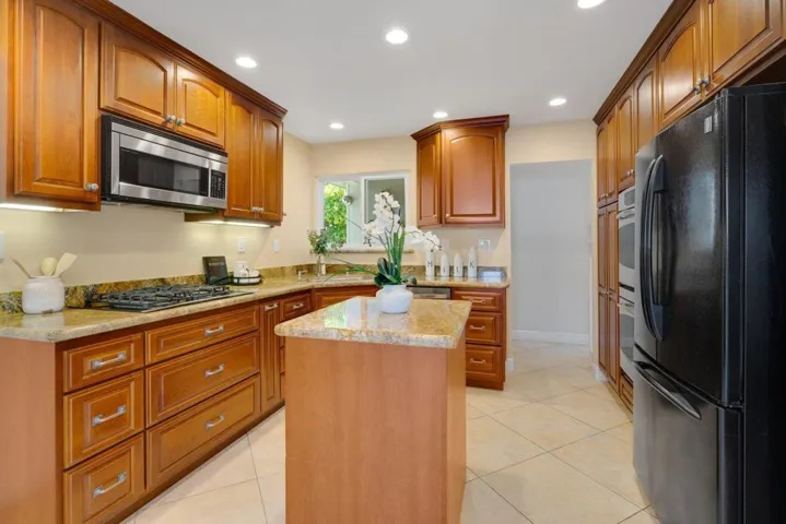 958 La Plata Plaza, Campbell, California 95008