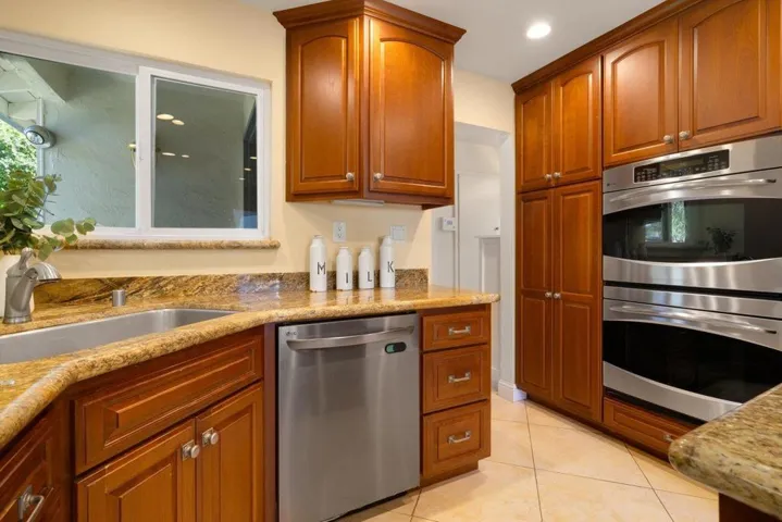 958 La Plata Plaza, Campbell, California 95008