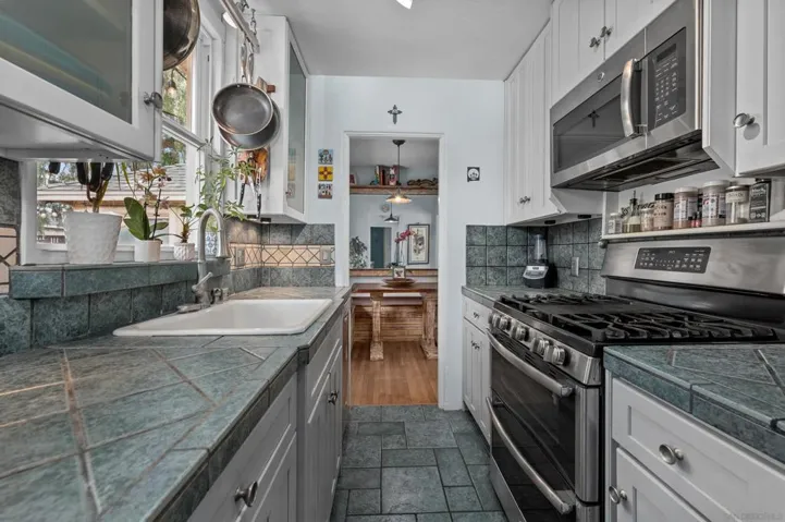 1870 Reed Ave, San Diego, California 92109