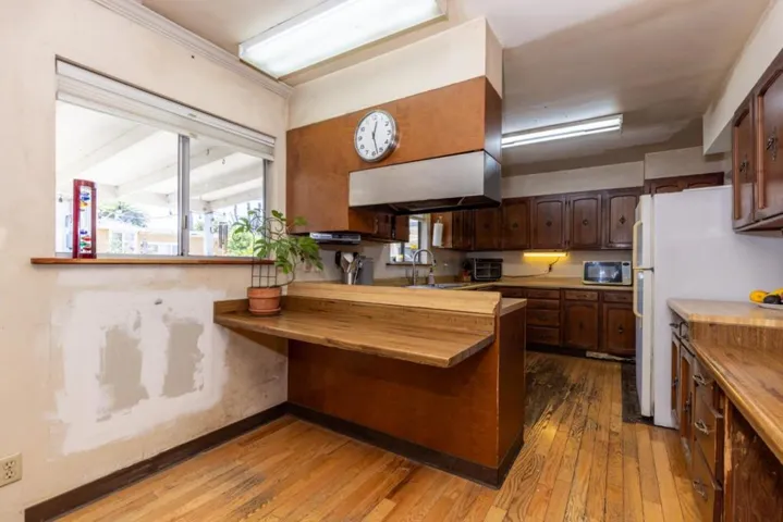 3448 Bay Road, Redwood City, California 94063