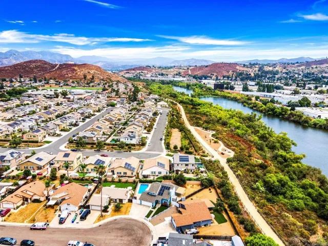 Proximity to the extensive trail system along the San Diego River allows for easy access.